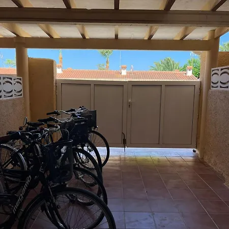 Charming House With Pool, Not Far From Beaches, Mountain And Semesterbostad